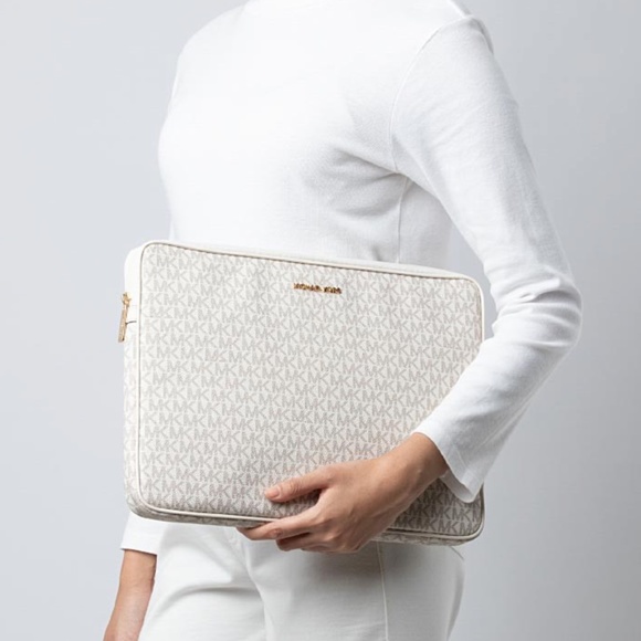 MICHAEL KORS Signature Jet Set Travel Large Laptop Case Light Cream Multi NWT - Picture 2 of 4